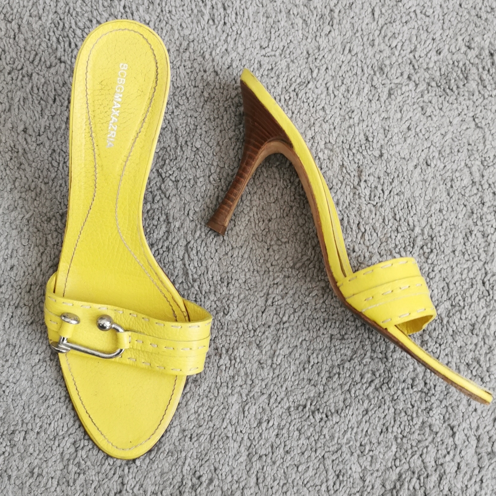 BCBG maxazria Yellow Mules Size 10
